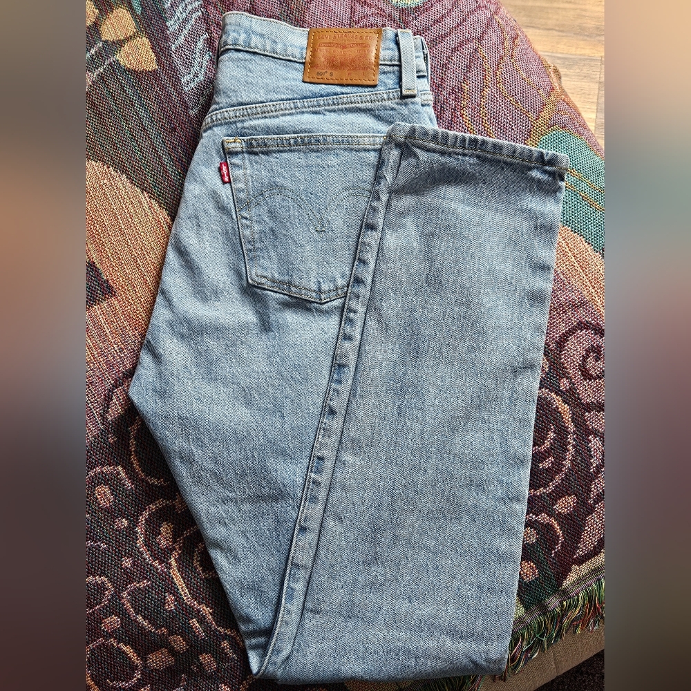 Levis 501 original straight leg jeans. Size 29. Button fly